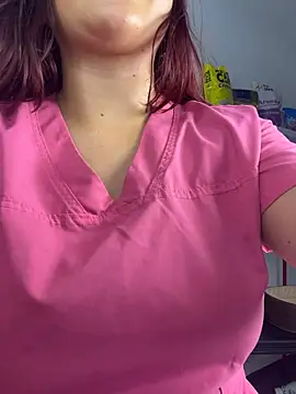 Nahomy_benet - completely naked under the table