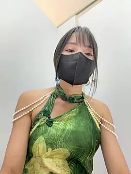 Xiao-Lin - 户外男厕所小便池假阳具抽插2分钟