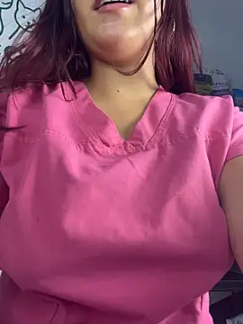 Nahomy_benet - completely naked under the table