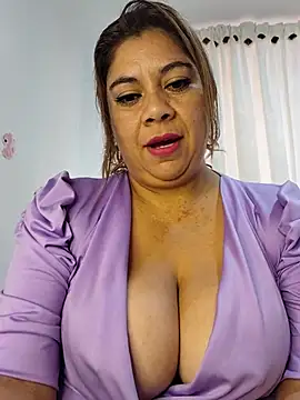 Laura-Hernandez - Spit Masturbation with my fingers 💦💦🔥