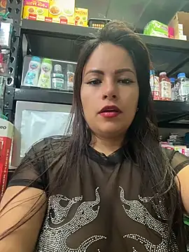MIA_ROSSEEE - Masturbación con consolador en la tienda