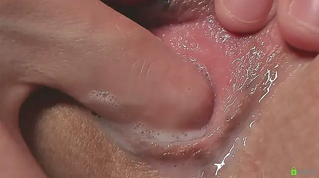 Courtney_Luv - Dildo in the pussy