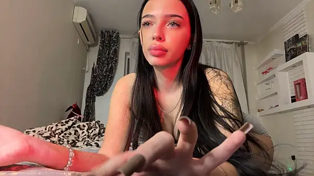 Hannah_xBaby - shake ass 🍑