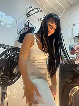LuxeBrunetteXXX - CLEANING GIRL 3 FINGERS INSIDE PUSSY