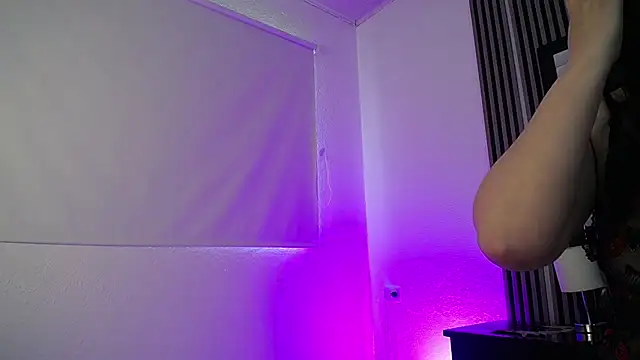 Lyrasweet - finger pussy