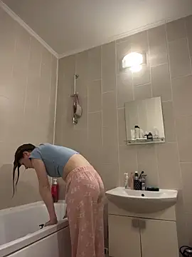 MaryHiggins - Naked playing with pussy