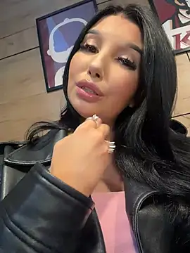Tisha_Busty - REMOVE BRA in KFC & SHAKE NAKD BOOBS