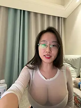 Ay518 - 大胸主播，喜欢可以点点菜单互动，或者1对1玩