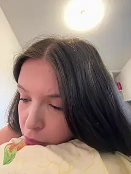 Louna-Emma - Je me met nue