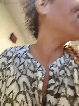 CeceilaMoon - Flash tits