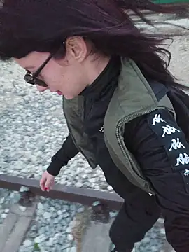 U_prolazu - Dildo deeptroath in public