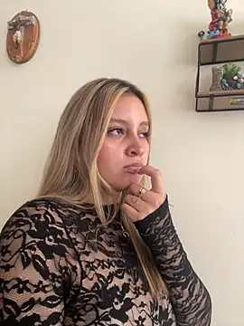 LittleMia_sw - My friend lick me tits🫦💦