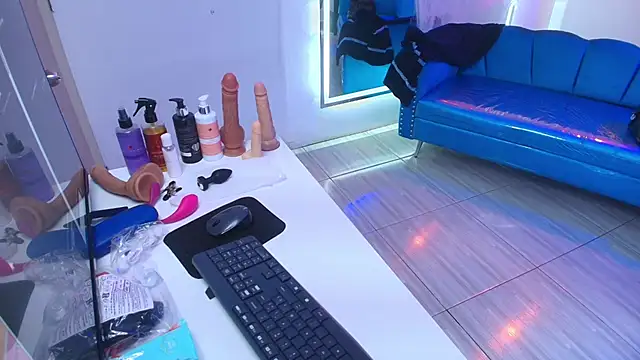 Madame_scarlett - Show with oil in boobs 🍯