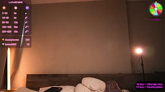 VunderSEX - Naked pillow riding
