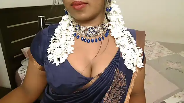 Dhiyapink - nude show