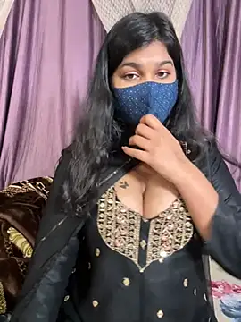 Lisa_afreen - Last tipper name on boobs