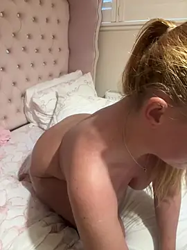Laceyyxox - Bend over spank and shake 👀