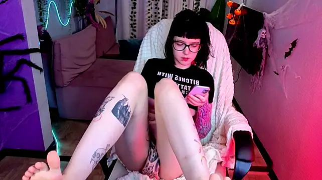 HazelTompson - DOGGY POSE WITHOUT PANTIES