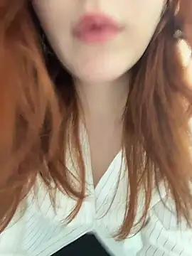 Freaky__Nikki - put one finger between my naked pussy