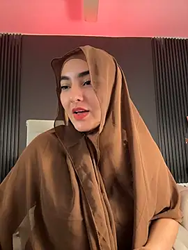 Malika_Noor - Shake boobs with top on 💋