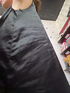 Ariferrero - shows their ass in the store