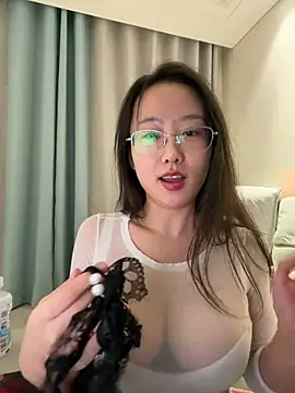 Ay518 - 大胸主播，喜欢可以点点菜单互动，或者1对1玩