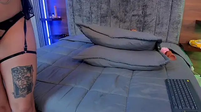 Amanda_Johnson__ - Plug anal + spank ass hard ( red ass)