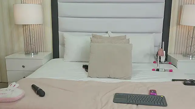MeganStorn - Naked x1min😈