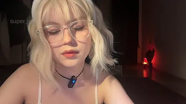 Super_pixie - show some sexxy moves