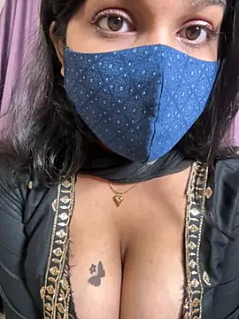 Lisa_afreen - Last tipper name on boobs