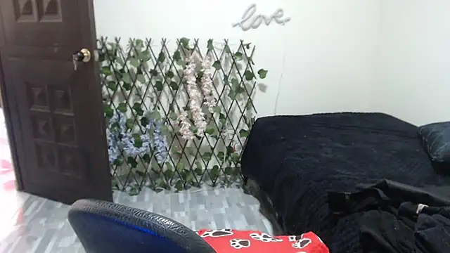 Kikiperre - pussy wet