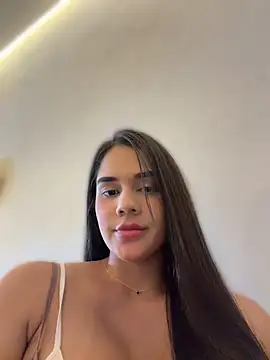 BellaLeclair_ - Lick my nipple 😈