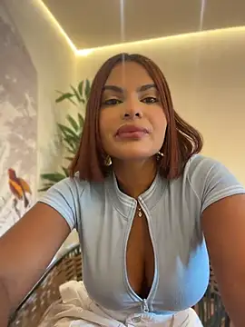 Irina_Velvett - Flahs tits in públic 😈🥴