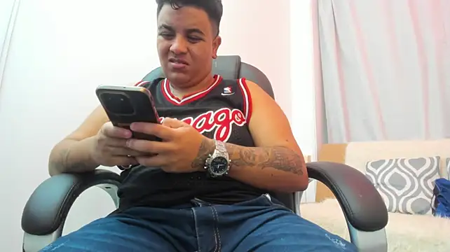 Mathias_Ftm_ - show my bog tits