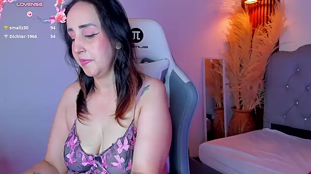 Jadde_hamad - vibrating on my pussy for 10 minutes+nak