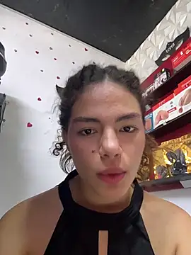 Ariferrero - shows their ass in the store