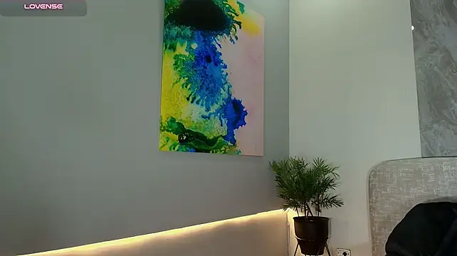 Megan_lux_