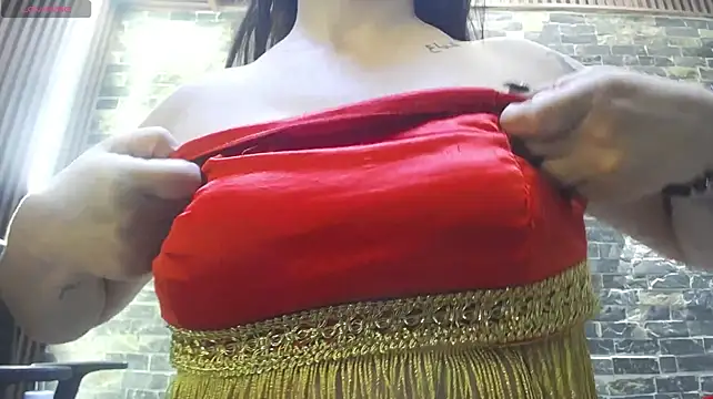 Taahiira - OIL TITS