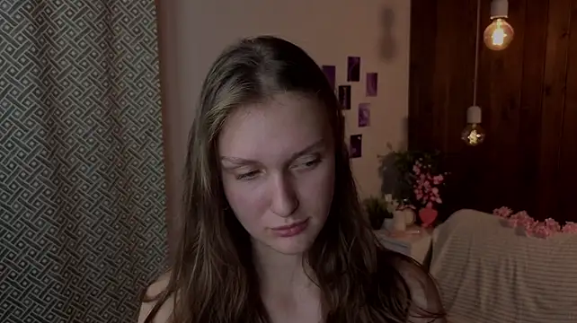 TeressaKapanke - Stroking my thighs for you