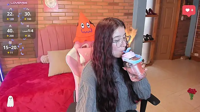 Amy_joones - Remove Top + panty , Sexy Pose 😈💋