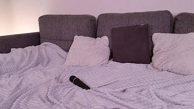 AmyLouWood - My ass needs some red