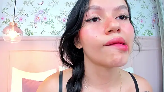 Emma_rose29 - Fingers in vagina for 1 minute