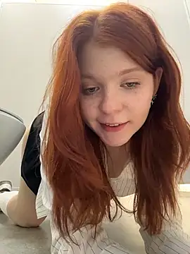 Freaky__Nikki - tight cameltoe + slap my pussy 5 times