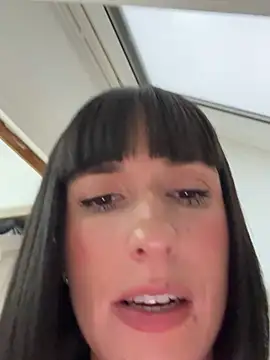 Lola_tentatiion - PLUG ANAL + DOIGTS CHATTE + 🎁 LT