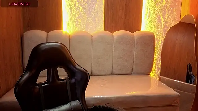 Afrodita_b_ - spanking on tits x10
