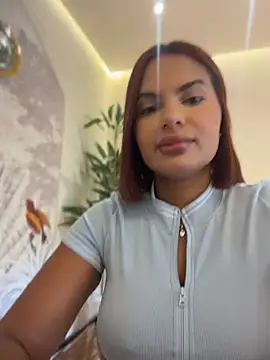 Irina_Velvett - Pussy play in públic 😈🥴