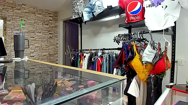MAREIA_25 - naughty in store make my pussy wet