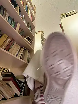 Elsawhere - massage boobs under top 🫣