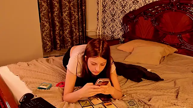 Silent_Fable - fingers inside pussy