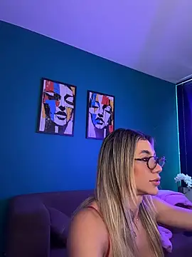 Valentina_Saint - OIL ON THE BODY - ALL GLASS